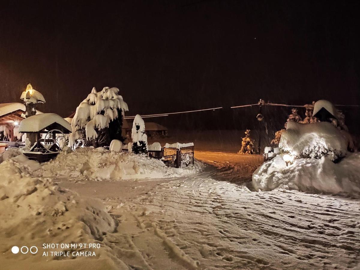 Agroturystyka Pod Kolami Myczkowce Exteriér fotografie