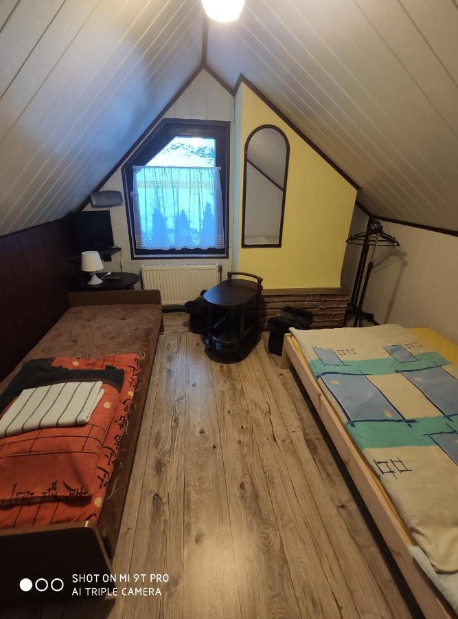 Agroturystyka Pod Kolami Myczkowce Pokoj fotografie