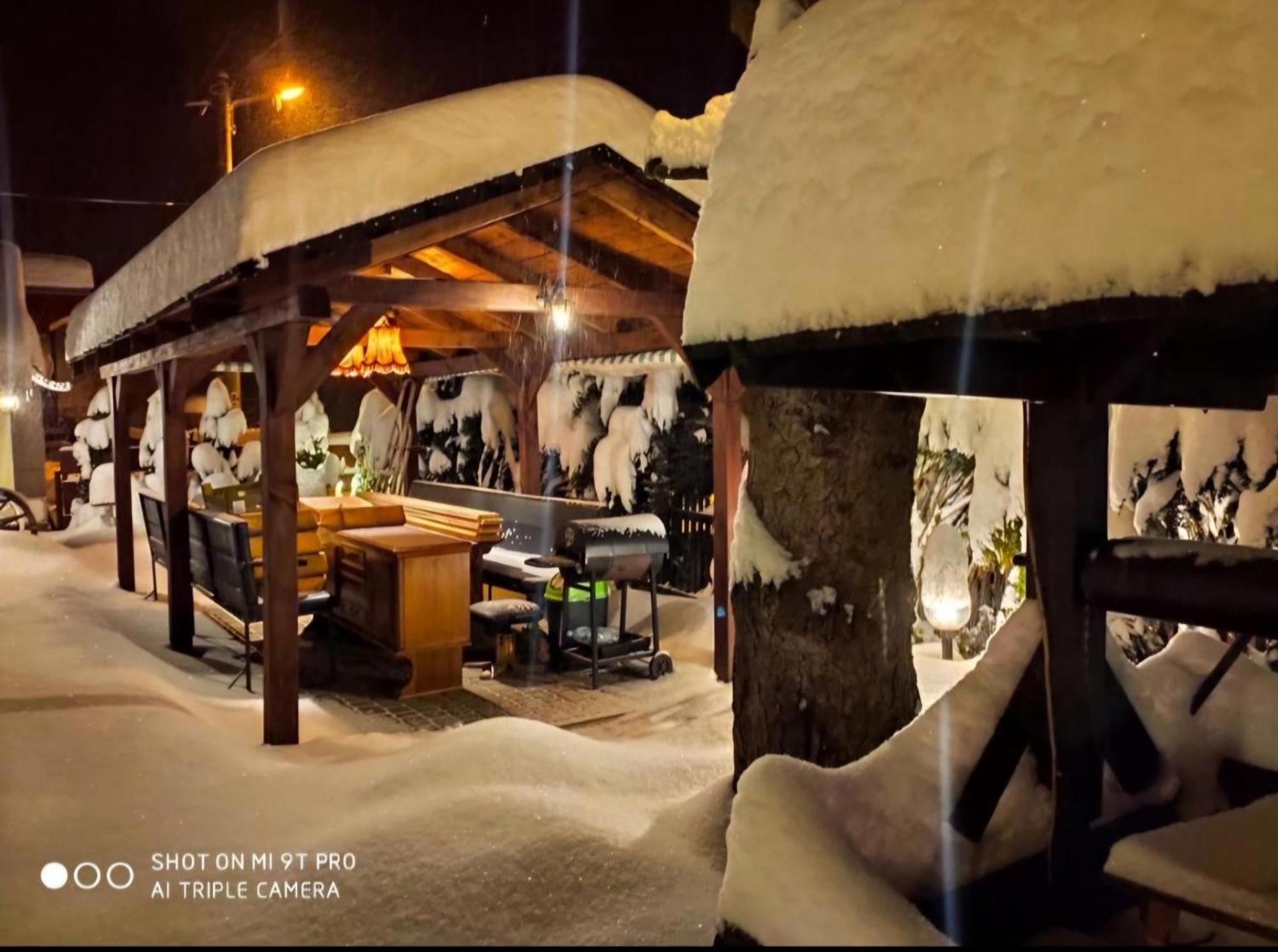 Agroturystyka Pod Kolami Myczkowce Exteriér fotografie